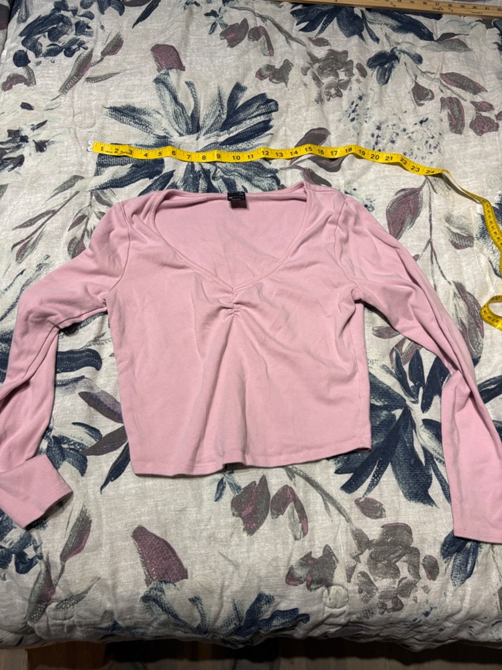 Women’s Light Pink V-Neck Long Sleeve Top